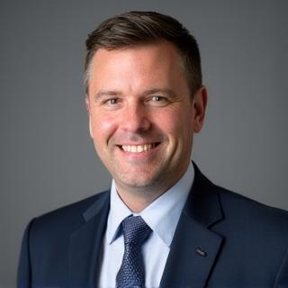 Professionelles Porträt von Benno Frei.